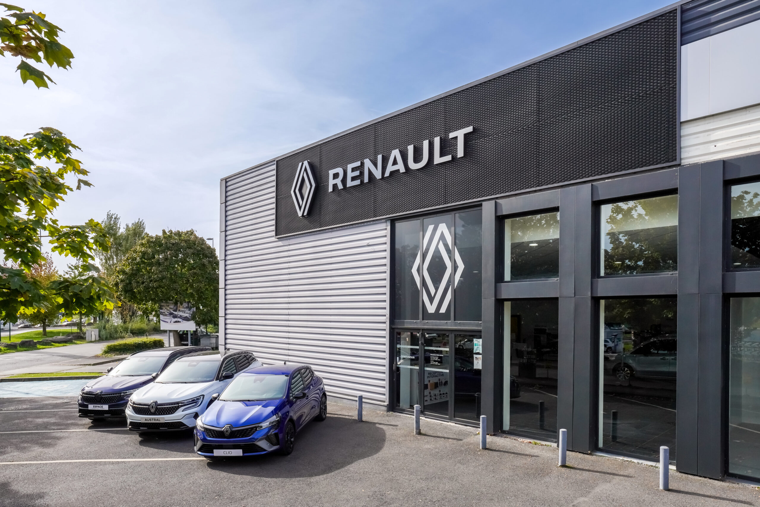 Renault Saint Brice concession Rousseau Automobile